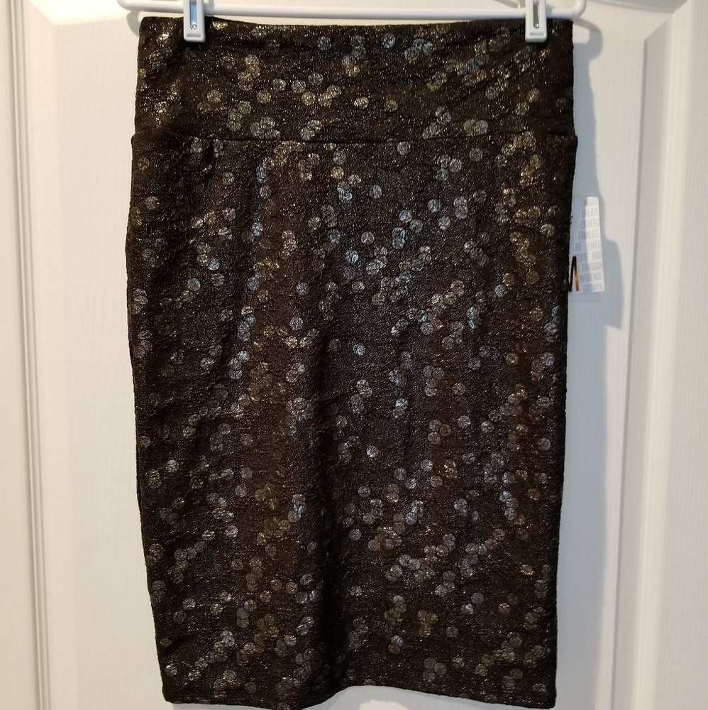 Lularoe Cassie (Elegant)